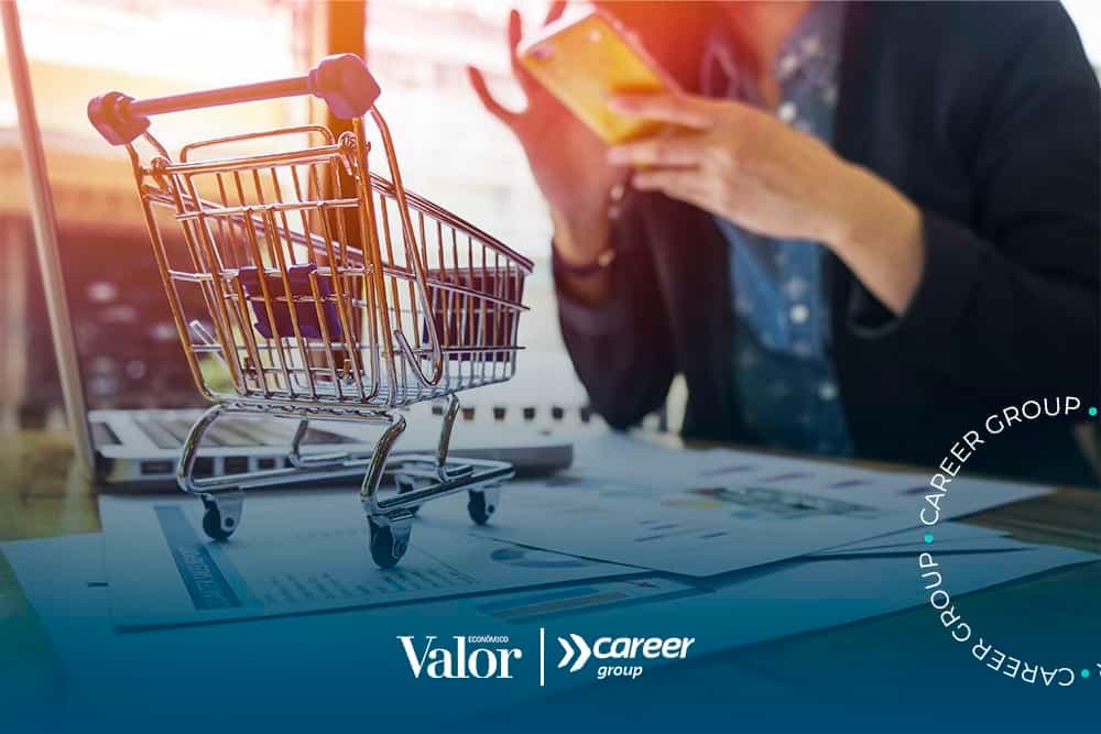 Contratação temporária na Black Friday pode agregar ao currículo de quem está começando, diz especialista